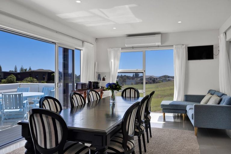 Photo of property in 16 Links Drive, Waiwhakaiho, New Plymouth, 4312