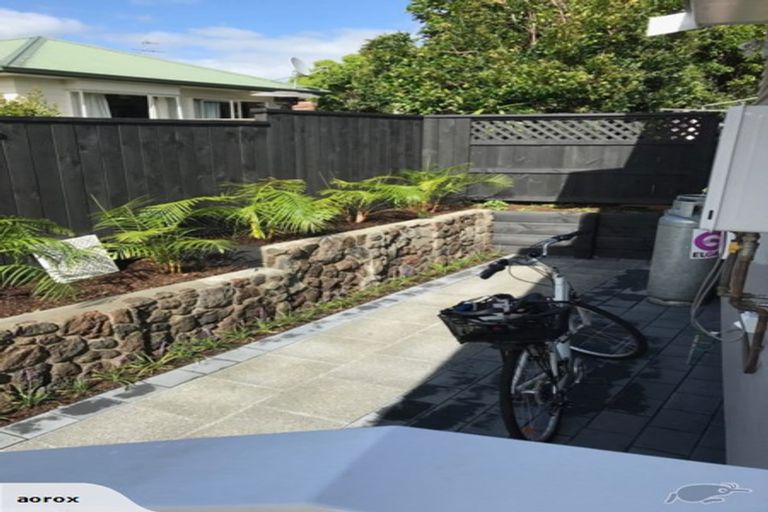 Photo of property in 6 Kiwi Esplanade, Mangere Bridge, Auckland, 2022