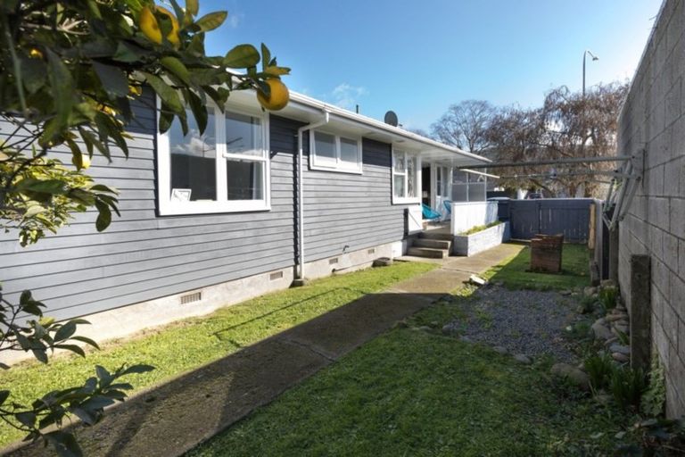 Photo of property in 1/400 Fergusson Drive, Heretaunga, Upper Hutt, 5018