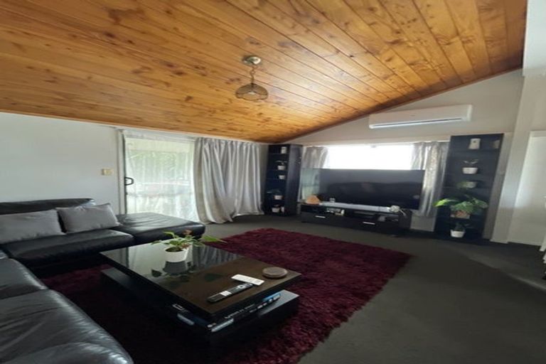 Photo of property in 19 Mcquarrie Avenue, Wattle Downs, Auckland, 2103