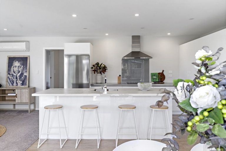 Photo of property in 28 Feist Street, Carterton, 5713