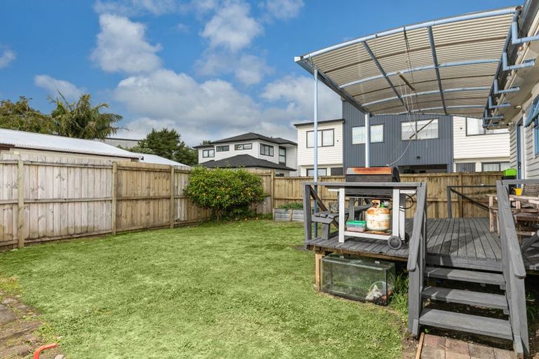 Photo of property in 17 Garelja Road, Henderson, Auckland, 0612