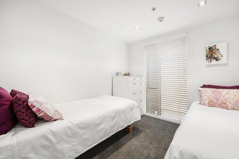 Photo of property in Piermont Apartments, 6e/82 Cable Street, Te Aro, Wellington, 6011