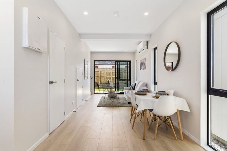 Photo of property in 4/155 Te Atatu Road, Te Atatu South, Auckland, 0610