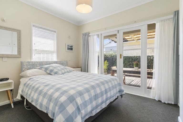 Photo of property in 276c Wairau Road, Glenfield, Auckland, 0627