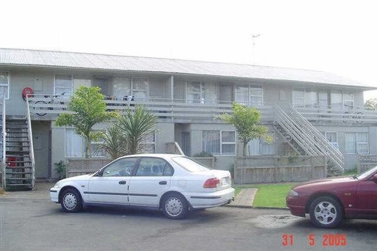 Photo of property in 2/5 Tralee Place, Hillcrest, Hamilton, 3216
