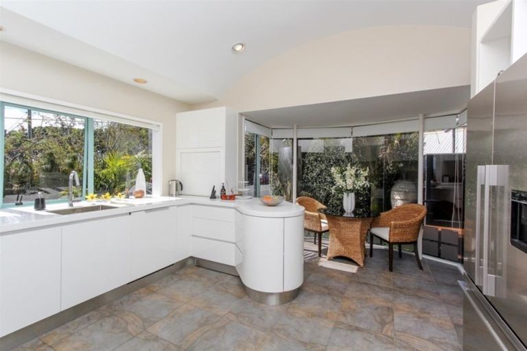 Photo of property in 48a Cameron Street, New Plymouth, 4310