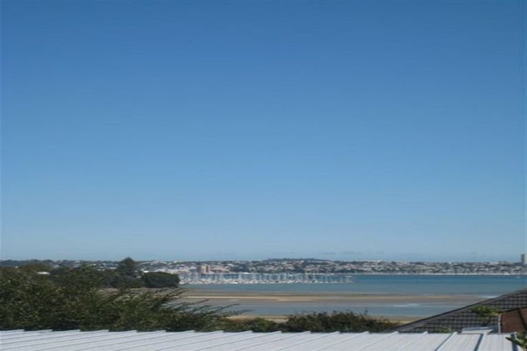 Photo of property in 2/84 Jutland Road, Hauraki, Auckland, 0622