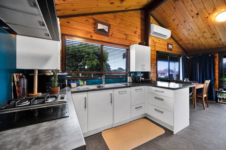 Photo of property in 16 Pohutukawa Drive, Opunake, 4616