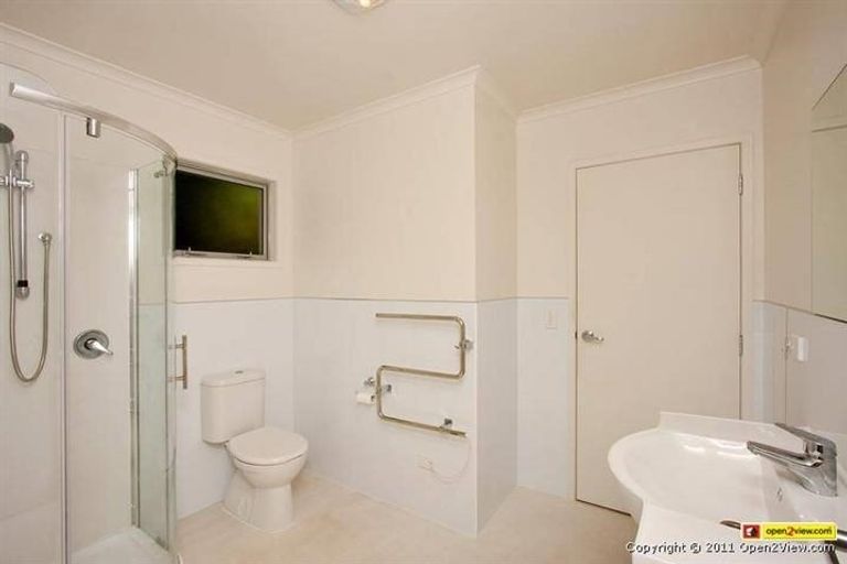 Photo of property in 12a Winstone Place, Highlands Park, New Plymouth, 4312