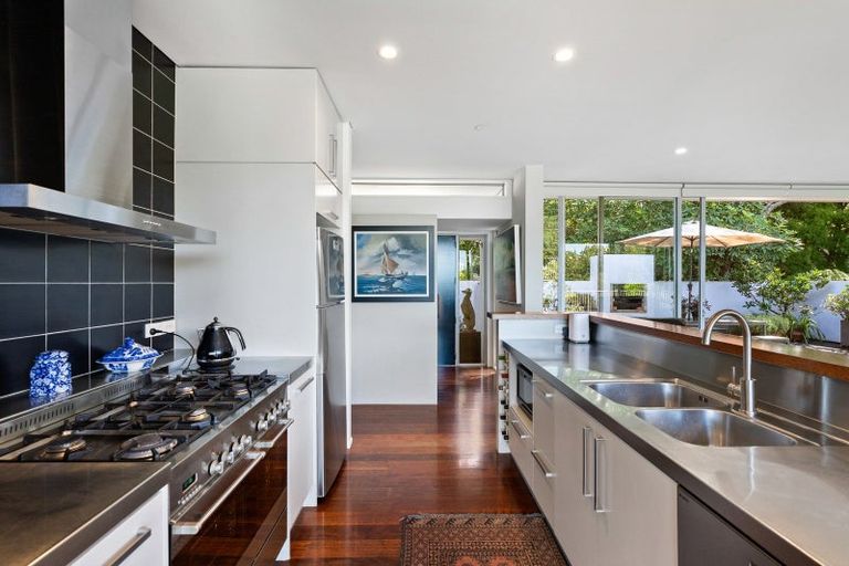 Photo of property in 730a South Titirangi Road, Titirangi, Auckland, 0604