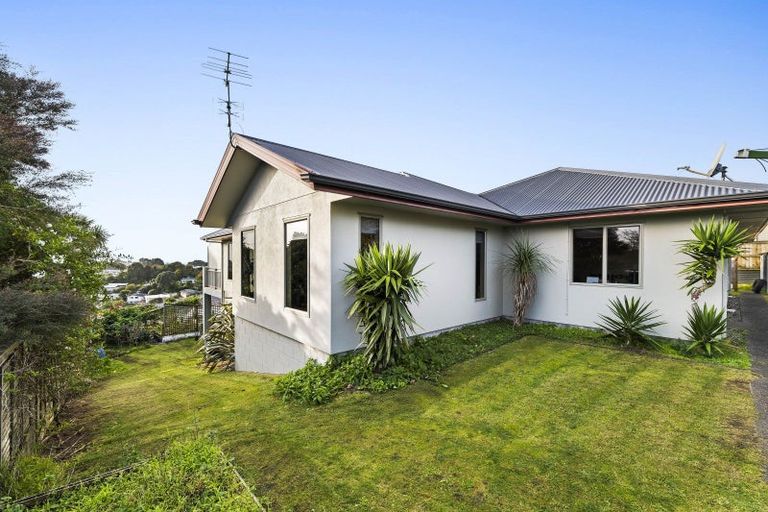 Photo of property in 11a Lemont Place, Westown, New Plymouth, 4310
