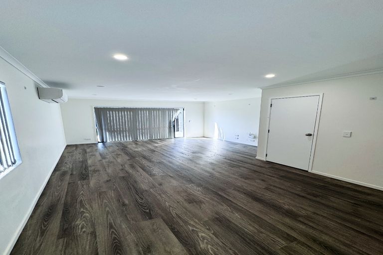 Photo of property in 15 Sealord Place, Manurewa, Auckland, 2102