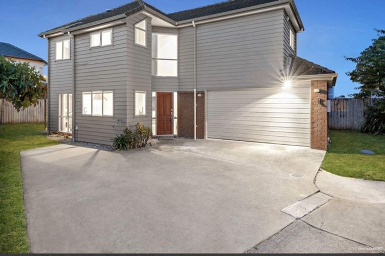 Photo of property in 7 Bordeaux Parade, Te Atatu South, Auckland, 0610