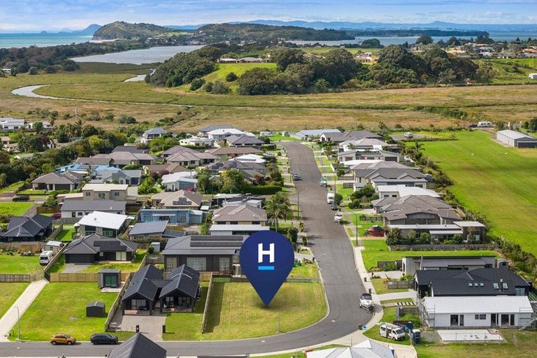Photo of property in 52 Reel Road, Waihi Beach, 3611