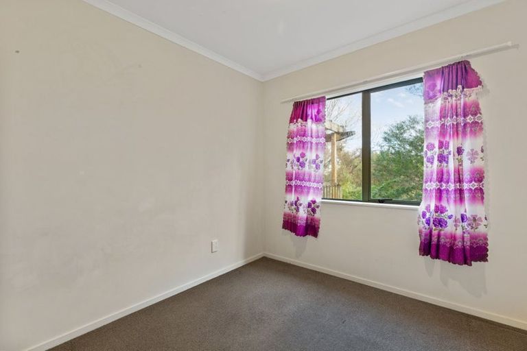 Photo of property in 15 Edwin Freeman Place, Ranui, Auckland, 0612