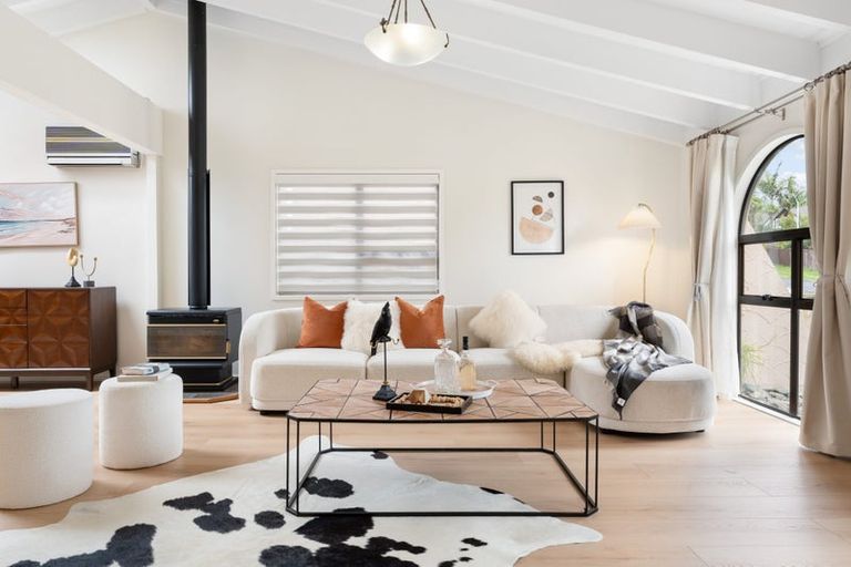 Photo of property in 31 Stranolar Drive, Mount Roskill, Auckland, 1041