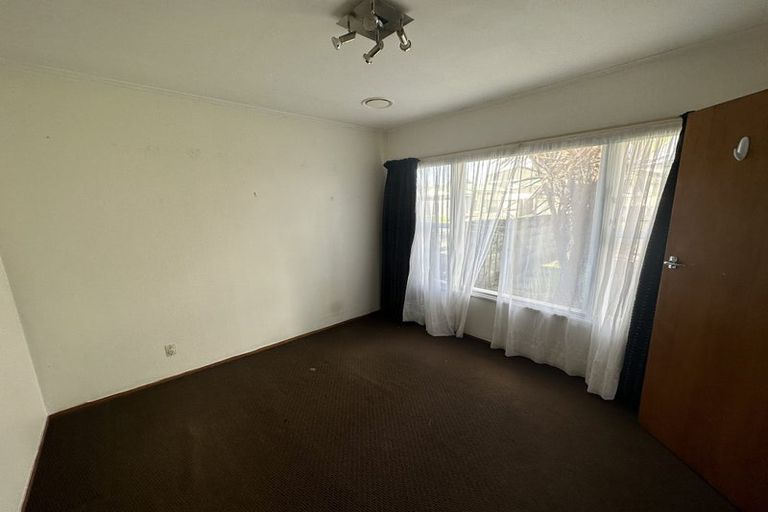 Photo of property in 1/663 Te Atatu Road, Te Atatu Peninsula, Auckland, 0610