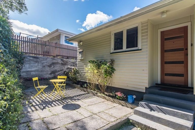 Photo of property in 139 Parkvale Road, Karori, Wellington, 6012