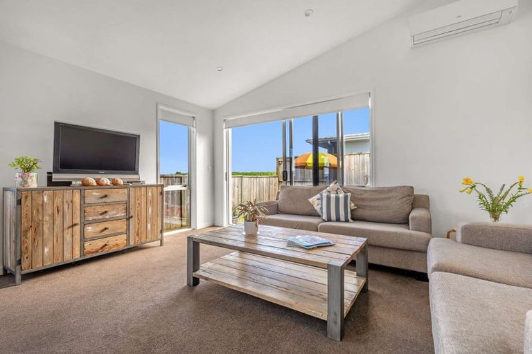 Photo of property in 12 Franks Way, Papamoa Beach, Papamoa, 3118