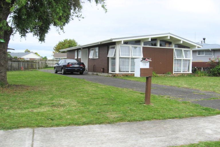 Photo of property in 15 Convair Crescent, Mangere, Auckland, 2022