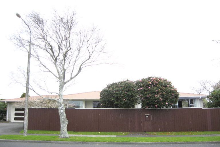 Photo of property in 64 Nevada Drive, Merrilands, New Plymouth, 4312