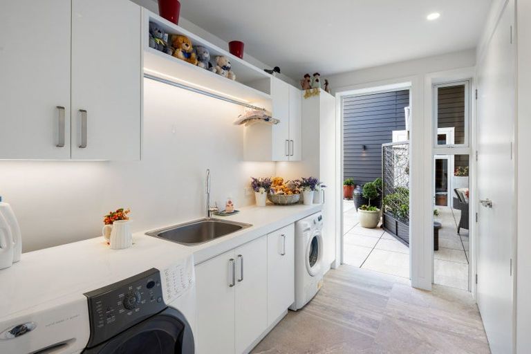 Photo of property in 1 Baxter Michael Crescent, Cambridge, 3434