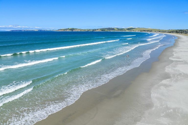 Photo of property in 4 Lagoon Way, Omaha, 0986