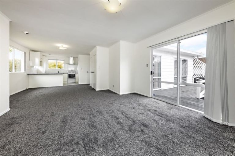 Photo of property in 2/36 Taitimu Drive, Weymouth, Auckland, 2103