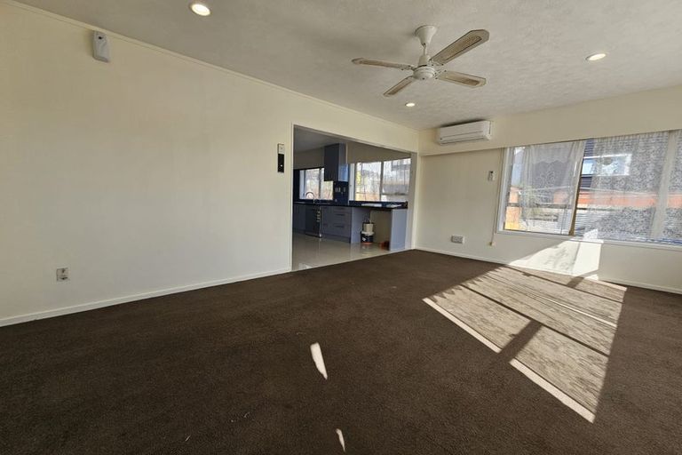 Photo of property in 156 Manuroa Road, Takanini, 2112