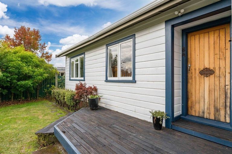 Photo of property in 8a Farnworth Avenue, Holdens Bay, Rotorua, 3010