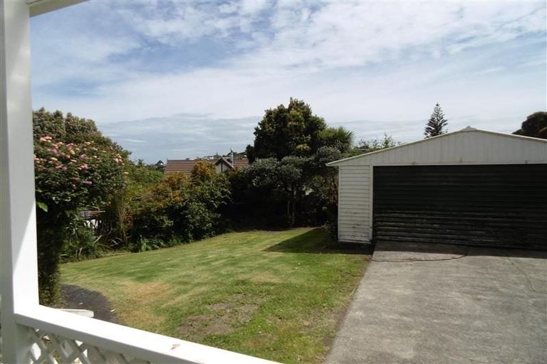 Photo of property in 9 Valkyria Place, Beach Haven, Auckland, 0626