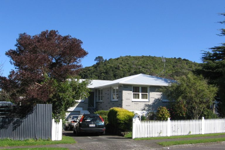 Photo of property in 1 Churchill Crescent, Featherston, 5710