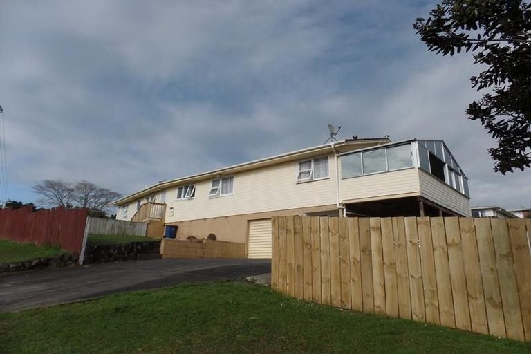 Photo of property in 14 Helena Street, Massey, Auckland, 0614