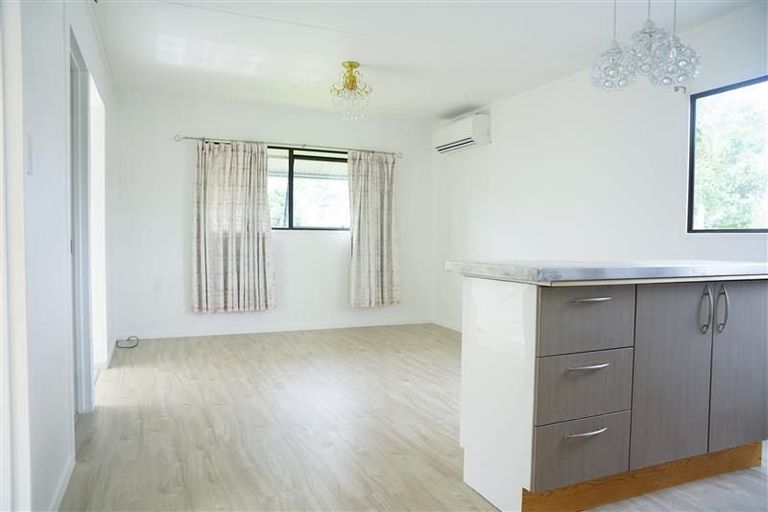 Photo of property in 78 Reynella Drive, Massey, Auckland, 0614