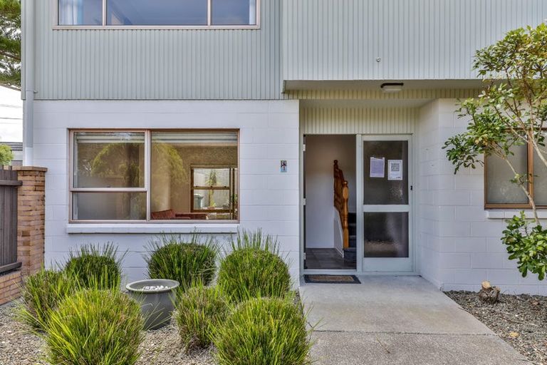 Photo of property in 1/27 Rangitoto Terrace, Milford, Auckland, 0620