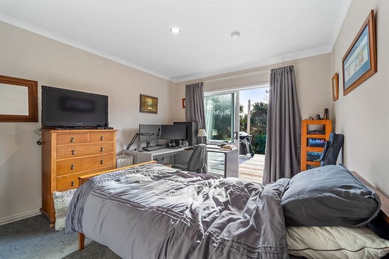 Photo of property in 351 Glenvar Road, Long Bay, Auckland, 0630