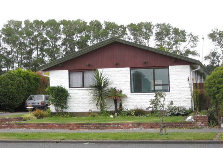 Photo of property in 72 Anglesea Avenue, Parklands, Christchurch, 8083