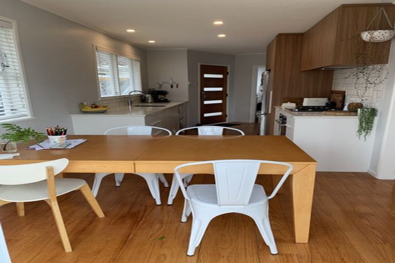 Photo of property in 1/30 Kea Place, Mangere Bridge, Auckland, 2022