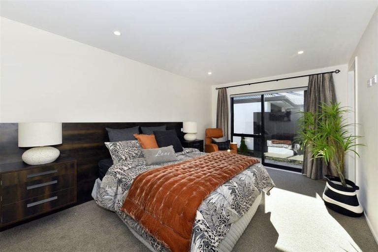 Photo of property in 2/5 Jeffreys Road, Fendalton, Christchurch, 8052