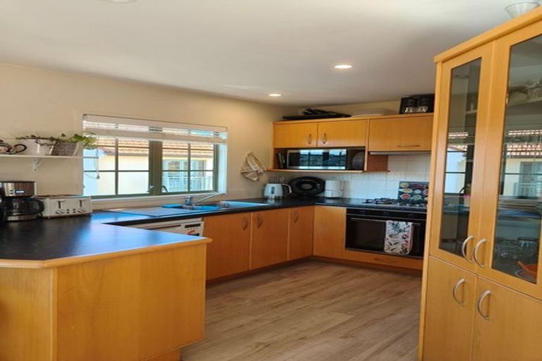 Photo of property in 30 Parkwood Crescent, Gulf Harbour, Whangaparaoa, 0930