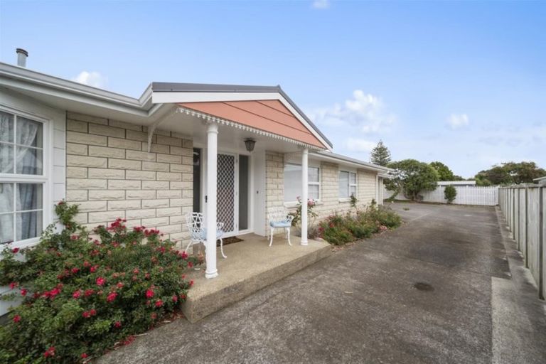 Photo of property in 27 Kowhai Street, Hawera, 4610
