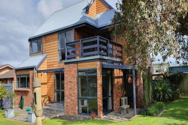 Photo of property in 21 Grey Street, College Estate, Whanganui, 4500