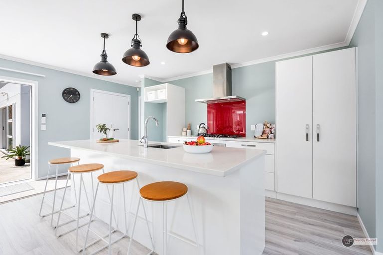 Photo of property in 43 Brian Morgan Terrace, Wainuiomata, Lower Hutt, 5014