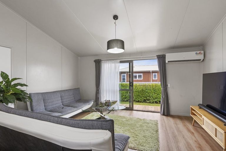 Photo of property in 3a Kingsbridge Drive, Burwood, Christchurch, 8083