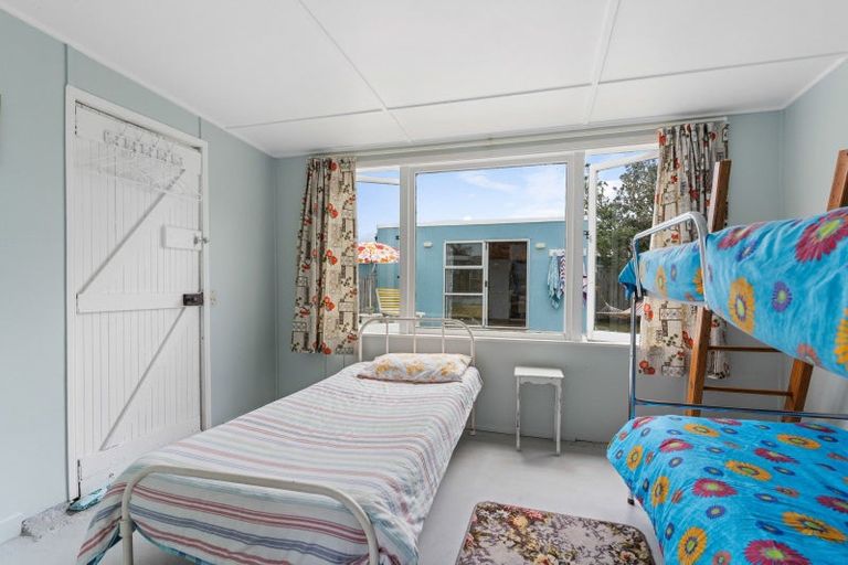 Photo of property in 132 Achilles Avenue, Whangamata, 3620