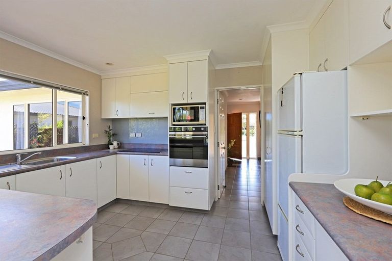 Photo of property in 6 Brompton Drive, Taradale, Napier, 4112