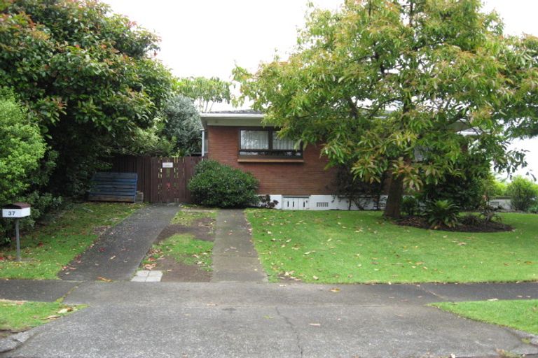 Photo of property in 37 Ridgemount Rise, Mangere Bridge, Auckland, 2022