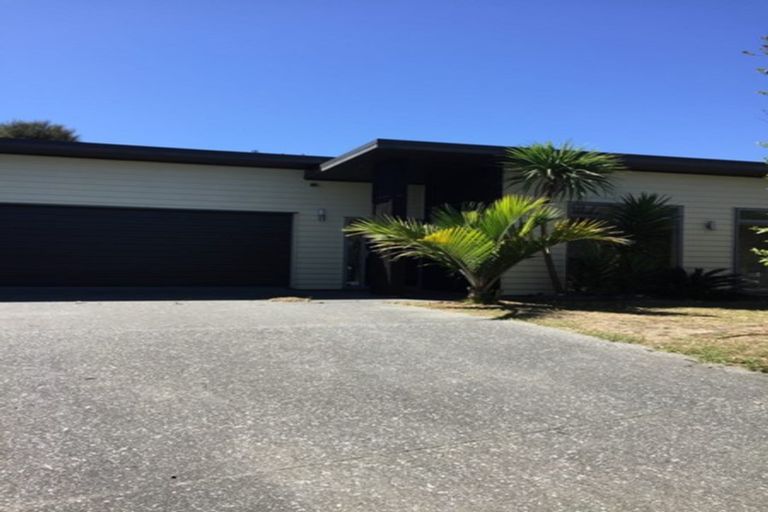 Photo of property in 45 Waterstone Avenue, Paraparaumu, 5032