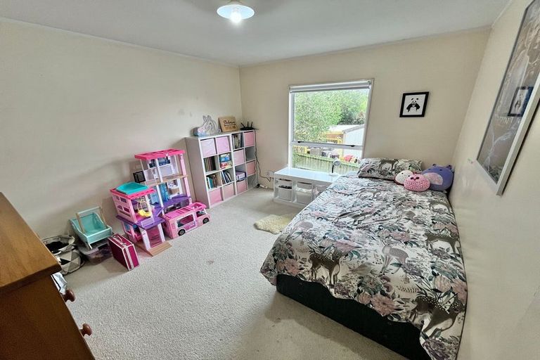 Photo of property in 15a Heathglen Place, Bayview, Auckland, 0629